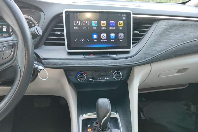 Used Buick GL6 2018 18T 6-Seater Elite Model Audio And AC Panel