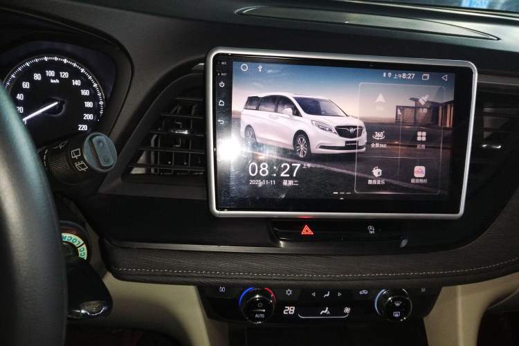 Used Buick GL6 2018 18T 6-Seater Elite Model Audio And AC Panel