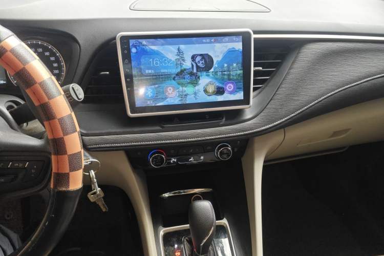 Used Buick GL6 2018 18T 6-Seater Elite Model Audio And AC Panel