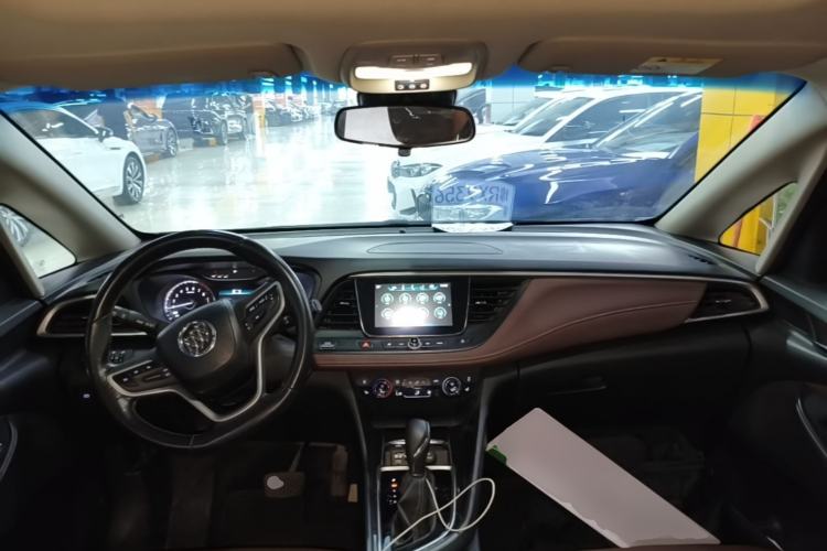Used Buick GL6 2018 18T 6-Seater Luxury Model Center Console