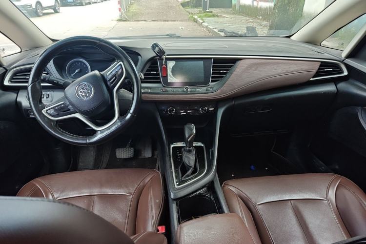 Used Buick GL6 2018 18T 6-Seater Luxury Model Center Console