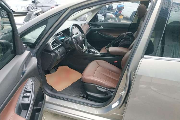 Used Buick GL6 2018 18T 6-Seater Prestige Model Driver Seat