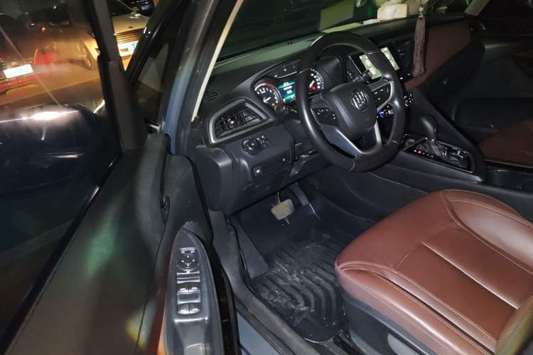Used Buick GL6 2018 18T 6-Seater Luxury Model Driver Seat