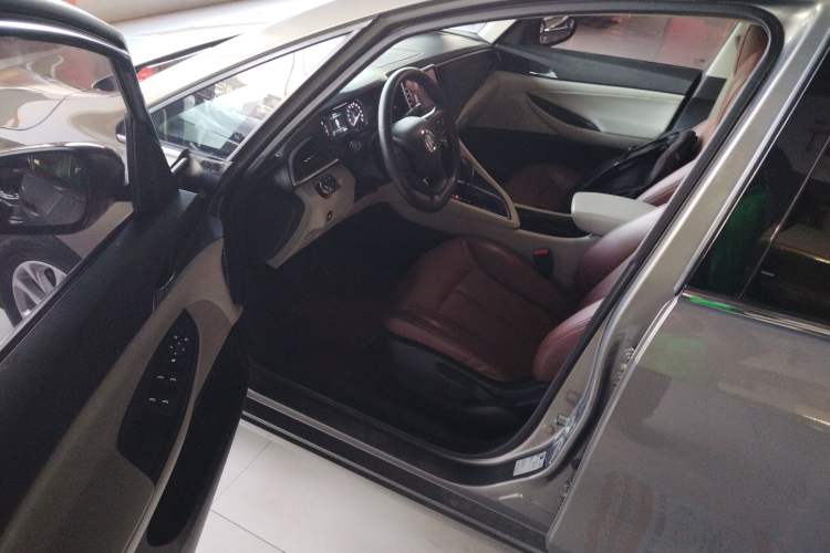 Used Buick GL6 2018 18T 6-Seater Elite Model Driver Seat