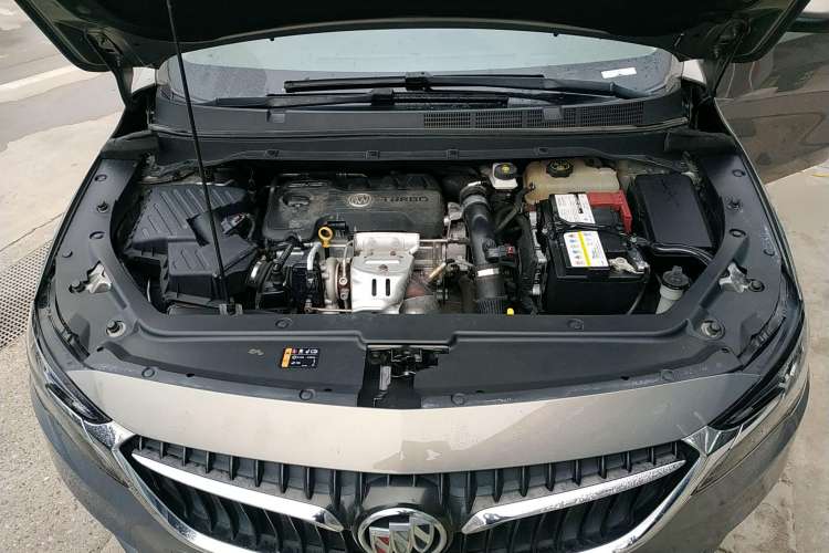 Used Buick GL6 2018 18T 6-Seater Prestige Model Engine Bay
