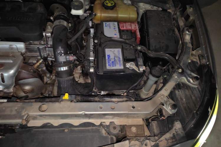 Used Buick GL6 2018 18T 6-Seater Prestige Model Engine Bay Left