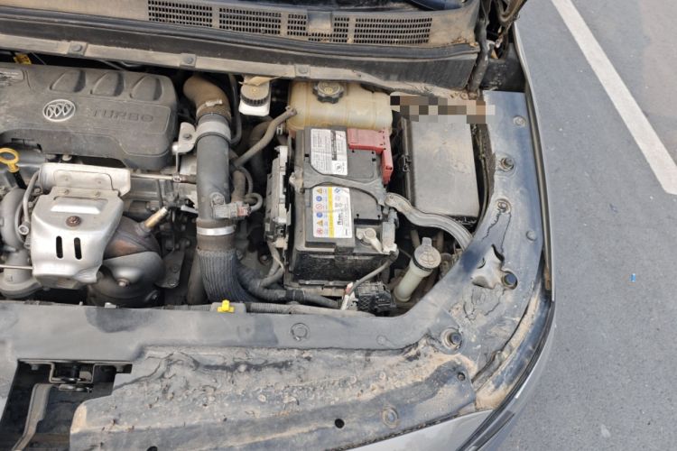 Used Buick GL6 2018 18T 6-Seater Elite Model Engine Bay Left