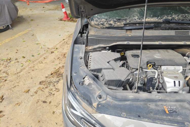 Used Buick GL6 2018 18T 6-Seater Elite Model Engine Bay Right