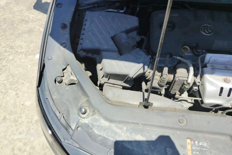 Used Buick GL6 2018 18T 6-Seater Luxury Model Engine Bay Right