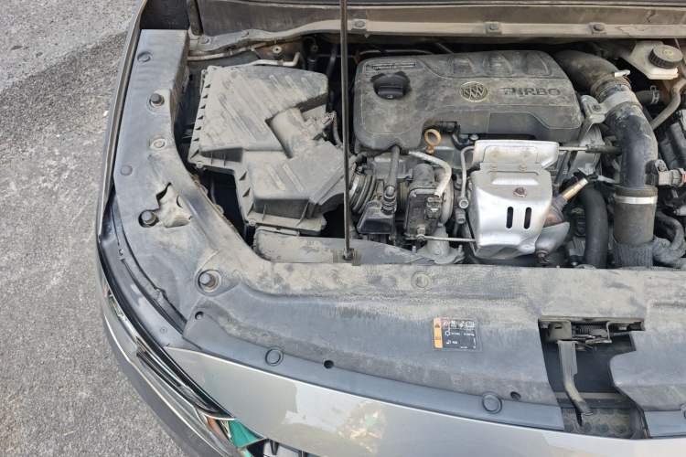 Used Buick GL6 2018 18T 6-Seater Prestige Model Engine Bay Right