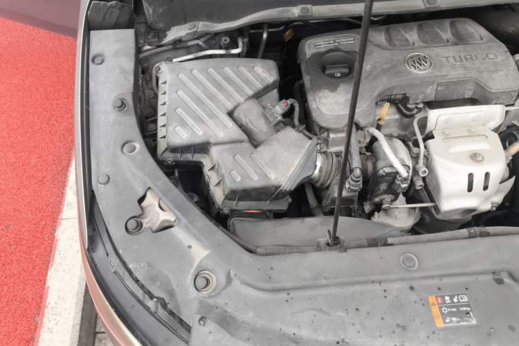 Used Buick GL6 2018 18T 6-Seater Luxury Model Engine Bay Right