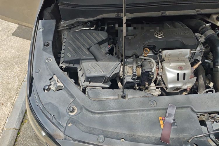 Used Buick GL6 2018 18T 6-Seater Luxury Model Engine Bay Right