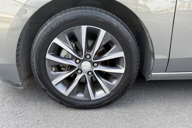 Used Buick GL6 2018 18T 6-Seater Prestige Model Exterior 4