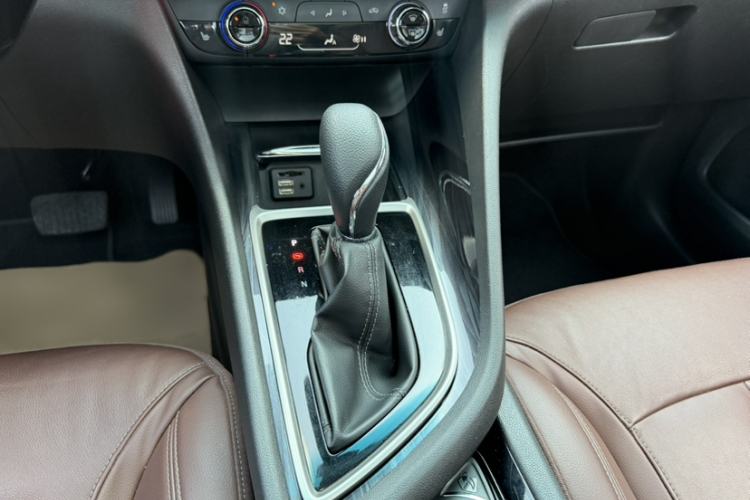 Used Buick GL6 2018 18T 6-Seater Prestige Model Gear Lever