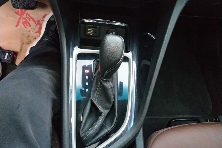 Used Buick GL6 2018 18T 6-Seater Prestige Model Gear Lever