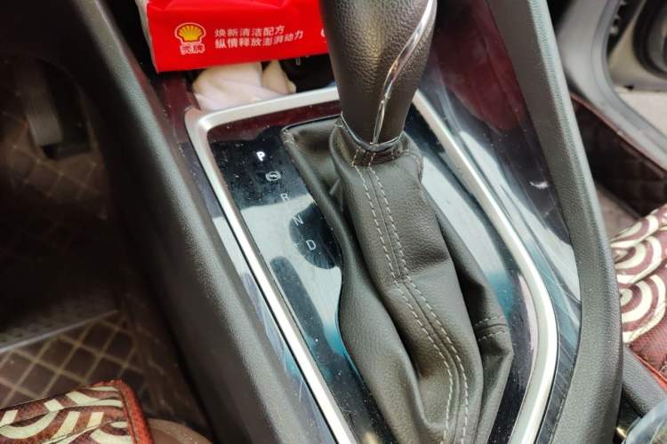 Used Buick GL6 2018 18T 6-Seater Luxury Model Gear Lever