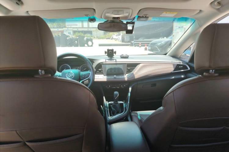 Used Buick GL6 2018 18T 6-Seater Luxury Model Headliner