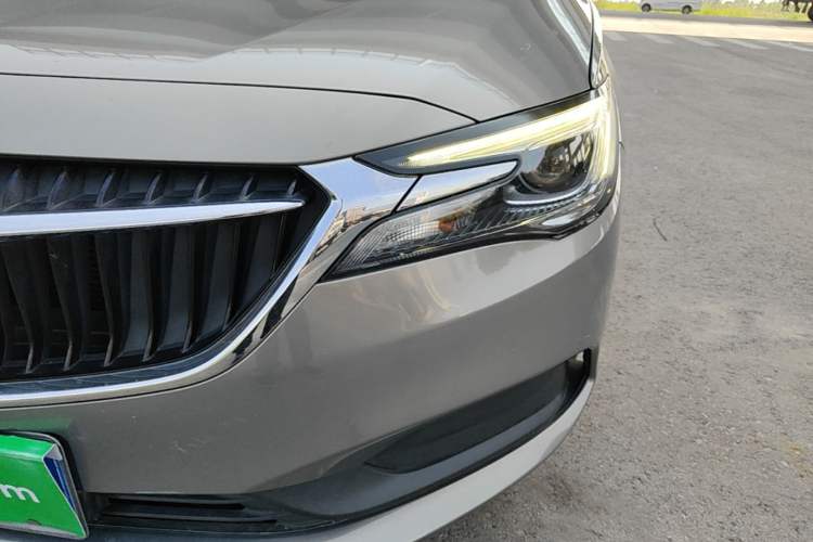 Used Buick GL6 2018 18T 6-Seater Elite Model Left Front Headlight