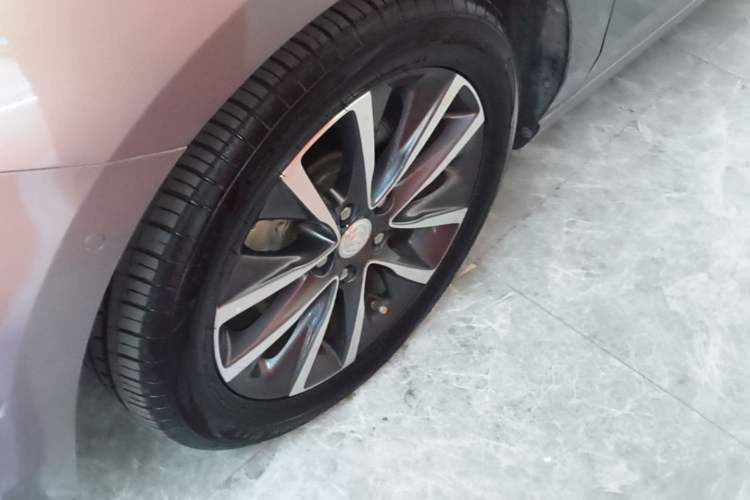 Used Buick GL6 2018 18T 6-Seater Prestige Model Left Front Wheel Hub