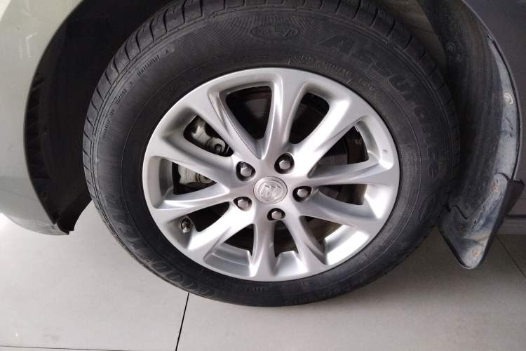 Used Buick GL6 2018 18T 6-Seater Elite Model Left Front Wheel Hub
