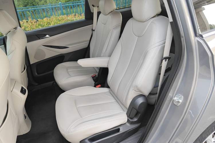 Used Buick GL6 2018 18T 6-Seater Elite Model Left Rear Seat