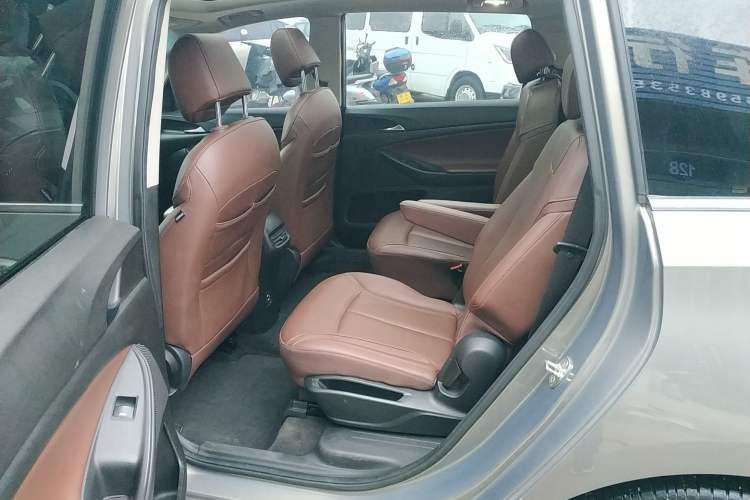 Used Buick GL6 2018 18T 6-Seater Prestige Model Left Rear Seat