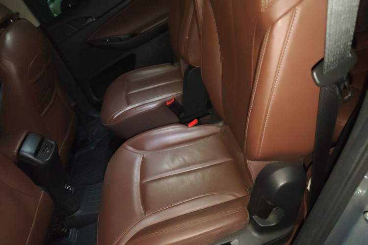 Used Buick GL6 2018 18T 6-Seater Luxury Model Left Rear Seat