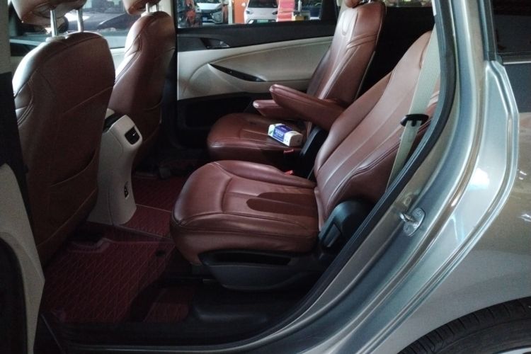 Used Buick GL6 2018 18T 6-Seater Elite Model Left Rear Seat