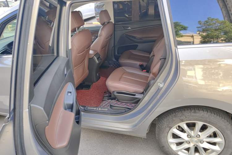 Used Buick GL6 2018 18T 6-Seater Luxury Model Left Rear Seat