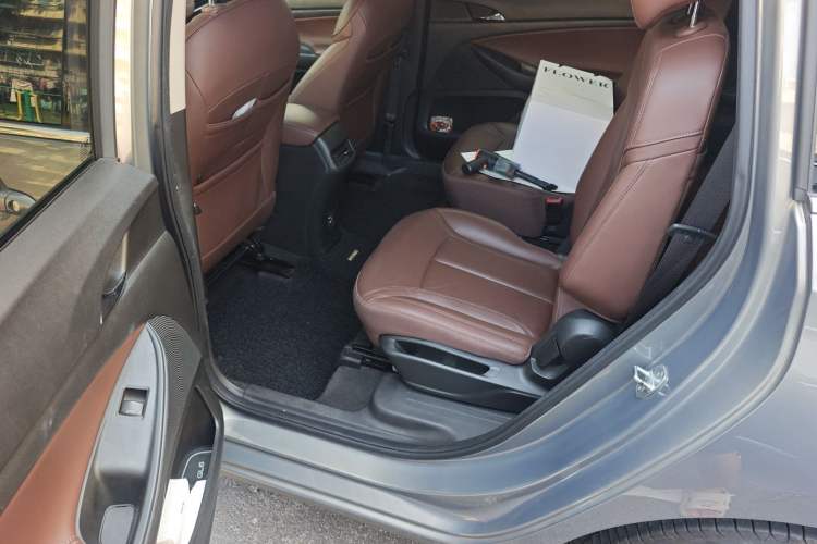 Used Buick GL6 2018 18T 6-Seater Prestige Model Left Rear Seat
