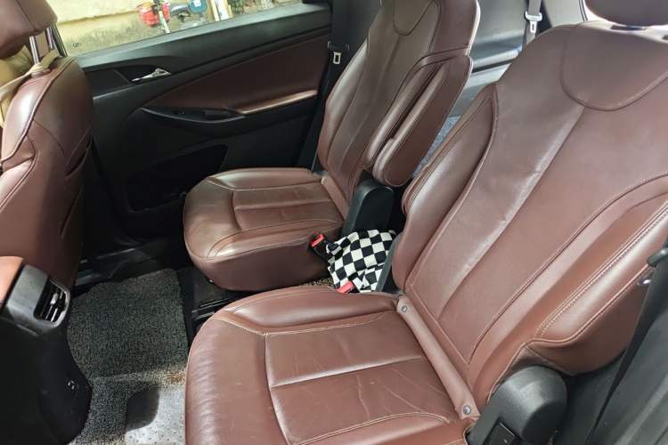 Used Buick GL6 2018 18T 6-Seater Luxury Model Left Rear Seat