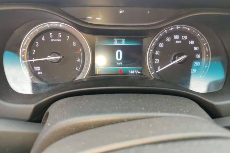 Used Buick GL6 2018 18T 6-Seater Luxury Model Odometer Close Up