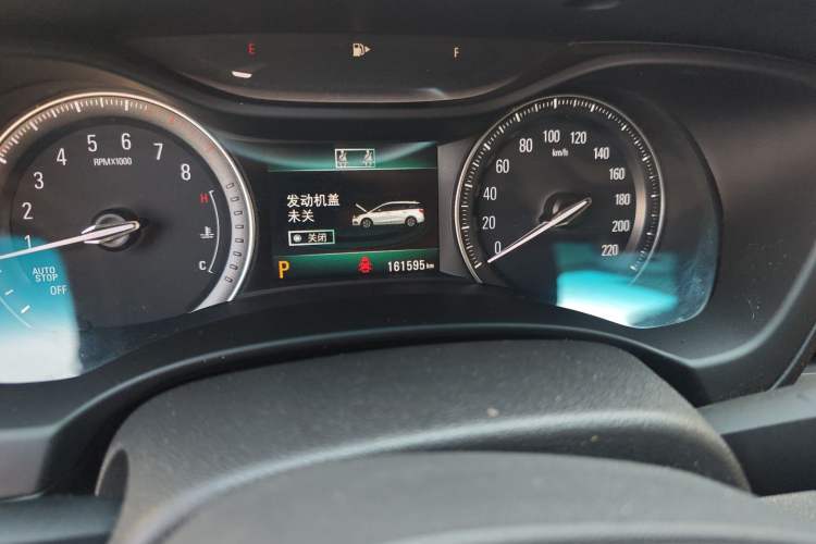 Used Buick GL6 2018 18T 6-Seater Prestige Model Odometer Close Up