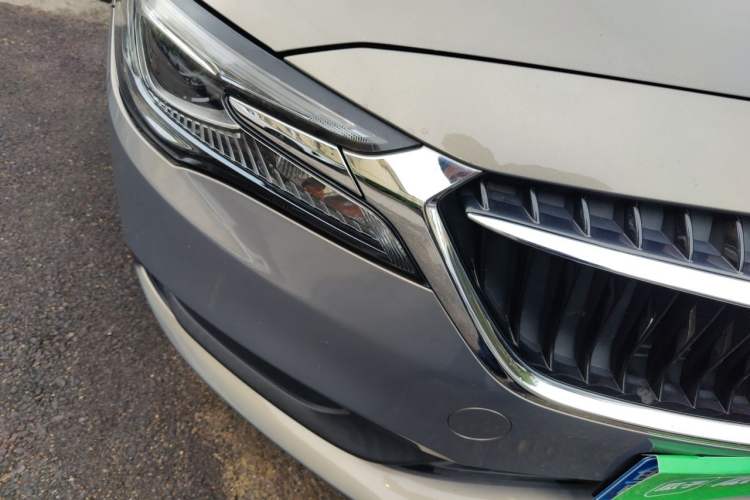 Used Buick GL6 2018 18T 6-Seater Luxury Model Right Front Headlight