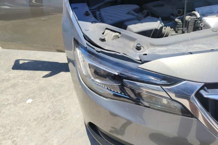 Used Buick GL6 2018 18T 6-Seater Luxury Model Right Front Headlight
