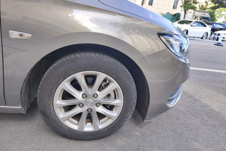 Used Buick GL6 2018 18T 6-Seater Luxury Model Right Front Wheel Hub