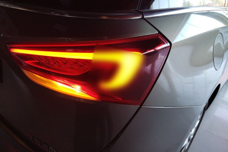 Used Buick GL6 2018 18T 6-Seater Elite Model Right Rear Taillight