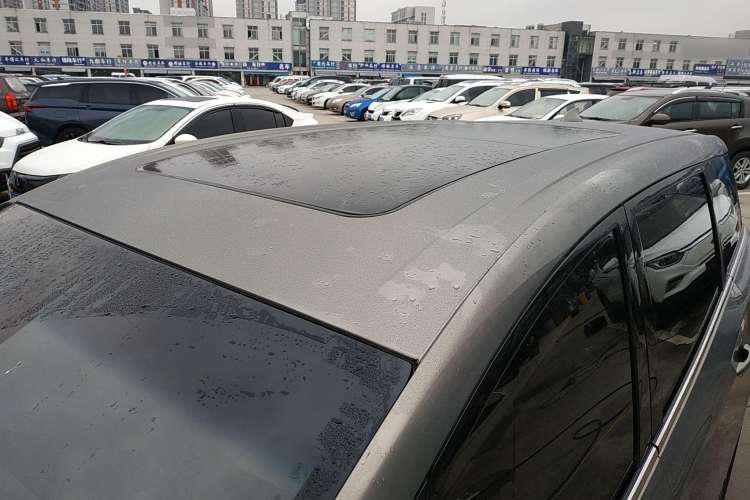 Used Buick GL6 2018 18T 6-Seater Prestige Model Roof