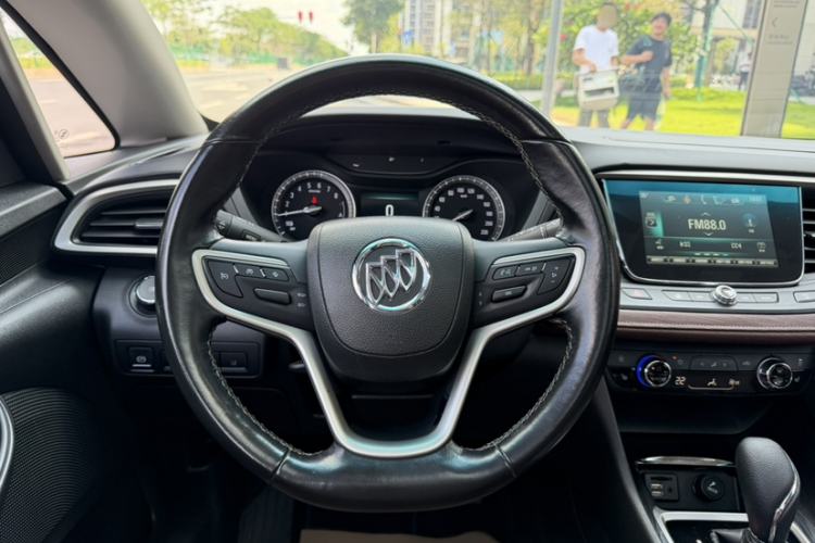 Used Buick GL6 2018 18T 6-Seater Prestige Model Steering Wheel