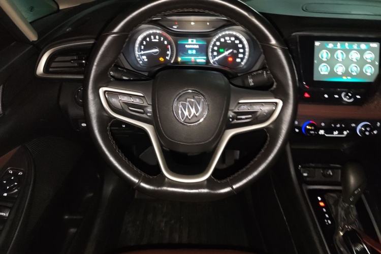 Used Buick GL6 2018 18T 6-Seater Luxury Model Steering Wheel