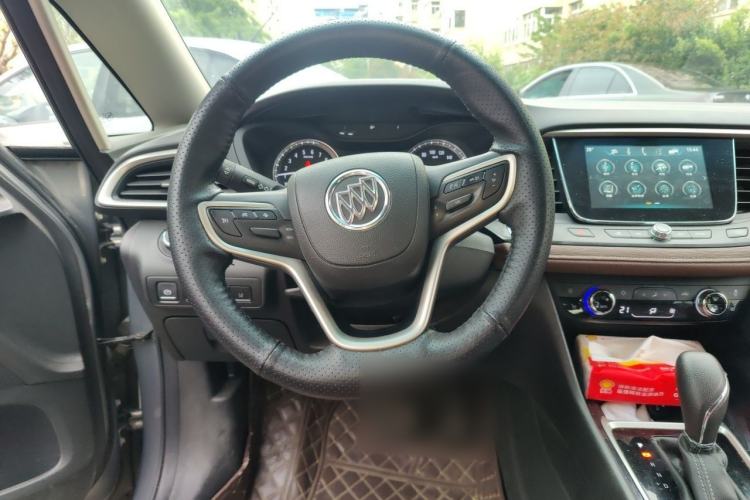 Used Buick GL6 2018 18T 6-Seater Luxury Model Steering Wheel