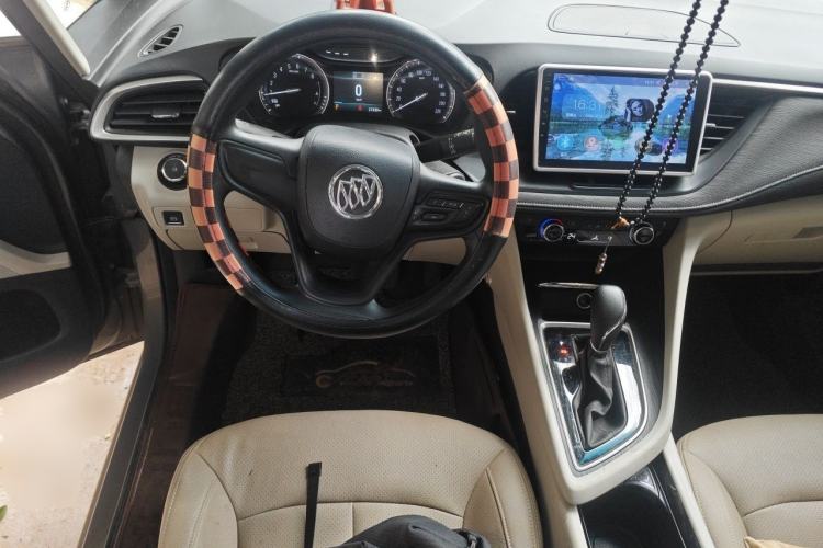 Used Buick GL6 2018 18T 6-Seater Elite Model Steering Wheel