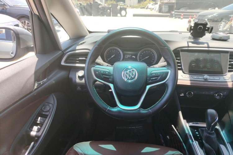 Used Buick GL6 2018 18T 6-Seater Luxury Model Steering Wheel