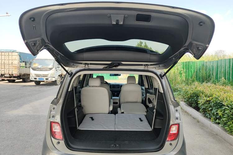 Used Buick GL6 2018 18T 6-Seater Elite Model Trunk