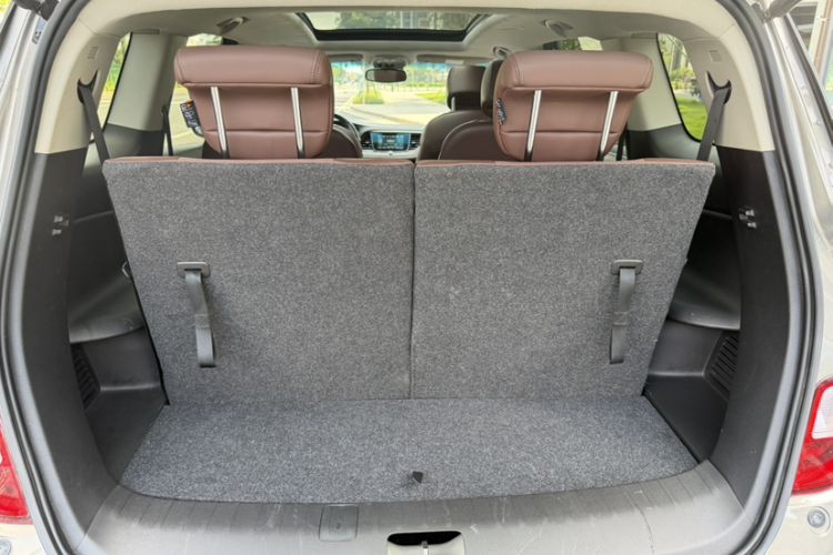 Used Buick GL6 2018 18T 6-Seater Prestige Model Trunk