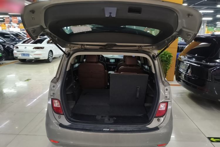 Used Buick GL6 2018 18T 6-Seater Luxury Model Trunk