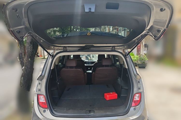 Used Buick GL6 2018 18T 6-Seater Luxury Model Trunk