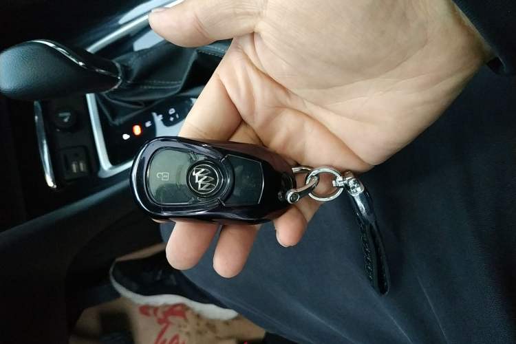 Used Buick GL6 2018 18T 6-Seater Prestige Model Vehicle Key