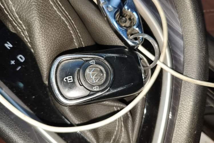 Used Buick GL6 2018 18T 6-Seater Luxury Model Vehicle Key