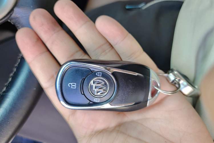 Used Buick GL6 2018 18T 6-Seater Luxury Model Vehicle Key